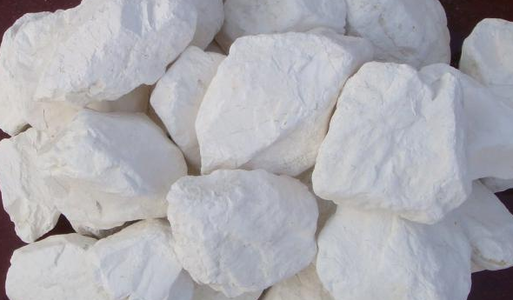 養(yǎng)殖場(chǎng)如何使用氧化鈣消毒？注意事項(xiàng)有哪些？